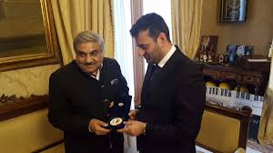 5)lettera di invito della ditta indiana su carta intestata,su carta intestata indirizzata al consolato indiano di milano, redatta in inglese. India Visita Ambasciatore