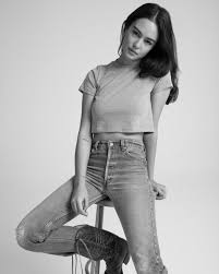 Aaron eckhart, courtney eaton, ben mckenzie and others. Courtney Eaton News On Twitter More Photos Of Courtney Eaton For The Brand Xkarla Courtneyeaton