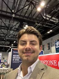 Robert Heidt's Instagram, Twitter & Facebook