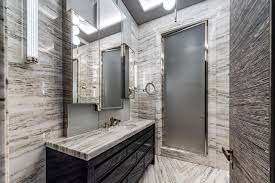 Realizzati in pietra naturale e lavorati con estrema cura e maestria, i lavabo bagno in pietra detengono un fascino decisamente senza tempo e, proprio come i lavabo in legno che abbiamo già avuto modo di mostrarvi, prescindono dai diversi stili di arredo inserendosi alla perfezione in ambienti sia classici che ultramoderni. Bagno Pavimenti E Rivestimenti In Marmo Granito E Pietra Naturale Ferrari Marmi
