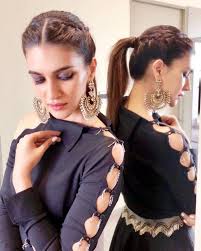 Kriti Sanon Is The Queen Of Experimental Hairstyles 7 Times She Showed Us How To Rock Braids To Ponytails Pinkvilla She is game for a fresh.