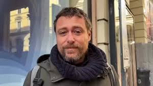 Olly vincerà Sanremo , la profezia di Pinuccio a Telebari .  https://www.youtube.com/@sandro.rolando-official#sandro.rolando-official