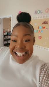 Alexis Whaley's Instagram, Twitter & Facebook