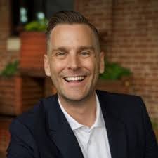 Kay Oswald's Instagram, Twitter & Facebook