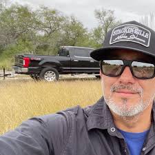 $1M to sit in a room with her for 10 minutes, wyd?