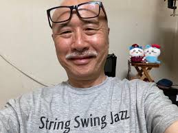 Do you remember Ronnie Rice? He recorded several records (biggest hit as a  solo artist was "OVER THE MOUNTAIN" in 1961) and then he joined the New  Colony Six as Lead Singer.