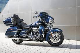 The electra glide is built around the moco's heaviest frame with its fattest front end and is considered a tour bike through and through. Harley Davidson Cvo Limited Modelljahr 2018 Bike Bildergalerie