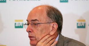 Ações da Petrobras caem 14% após governo dar desconto no diesel