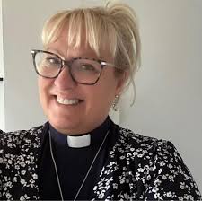 HI all, We are looking for a restaurant/pub somewhere in/near Shrewsbury  for a family meal to celebrate my dad's 80th birthday. We will be about 25  people. It would be nice to