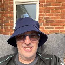 Darren Gibson (@Darrengibson72)