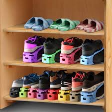 Dadurch, dass es unter dem fenster steht, wird es gleichzeitig zur fensterbank wird. 3 Hohenverstellbar Schuh Organizer Merhfarbig Schuh Slots Fur Grosse Schuhe Alterdj 8pcs Schuhstapler Platzsparendes Schuhregal Aus Kunststoff Kuche Haushalt Wohnen Schuhregale Schranke