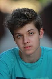 Can someone touch up old picture color?