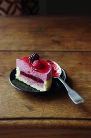The Wandering Girl Fruits Rouges Entremet I Am Going To Have To Translate The French Gateaux Et Desserts Gateau Fruits Rouges Recettes Sucrees
