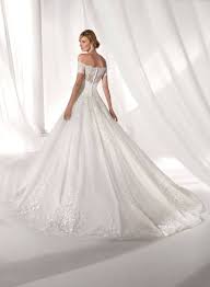 Abiti da sposa a principessa economici online italiani dal tuo atelier di fiducia. Abiti Sposa Stile Principessa Vantaggi E Caratteristiche Diemme Sposi
