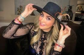 Revela el motivo por el que no puede regresar a las telenovelas agencia méxico aracely arámbula confesó que a pesar de estar abierta a recibir ofertas de trabajo de las distintas televisoras tuvo que negarse a protagonizar un nuevo proyecto en televisa. Asi Mostro Aracely Arambula El Rostro De Daniel Hijo De Luis Miguel