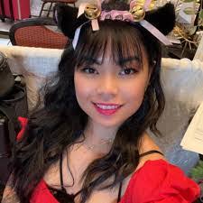 Vanessa Dellinger's Instagram, Twitter & Facebook