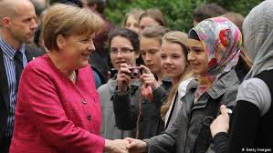Donald trump has apparently refused to shake angela merkel's hand during a joint appearance at the white house. Angela Merkel Stresses Migrants Islam In First Bundestag Address Of New Government Germany News And In Depth Reporting From Berlin And Beyond Dw 21 03 2018
