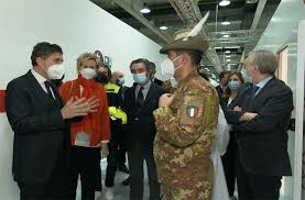 Il generale figliuolo è il nuovo commissario all'emergenza covid. Coronavirus La Visita Del Generale Figliuolo All Ospedale E All Hub Della Fiera Di Milano Il Nuovo Torrazzo