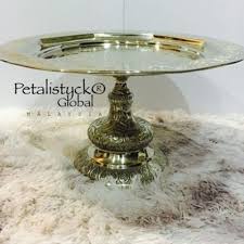 Customer tinggal letak barang sendiri jer. Petalistyck Dulang Hantaran Tembaga Round Stand Silver Rental Only