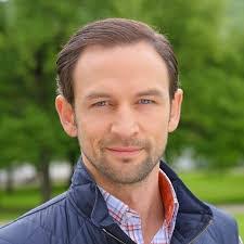 Daniel Steinbach's Instagram, Twitter & Facebook