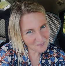 Buongiorno ho da poco adottato un gattino che ora ha sei mesi incrocio tra  siamese e rag doll. Ha decisamente un caratterino che secondo me deriva  dalla mamma siamese, mi aiutate a