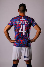 Camiseta under armour de rosario central 2020 1 local la camiseta usa el mismo template de cuello abotonable que le vimos a southampton y otros clubes de ua, usando el azul del escudo como color base y agregando un par de bastones gruesos compuestos por múltiples franjas amarillas. Marca De Gol A Twitter Asi Luce El Nuevo Uniforme Titular Completo De Central Cordoba Confeccionado Por La Marca Sonder Para Destacar Ademas Del Logrado Patron En El Diseno Los Grandes