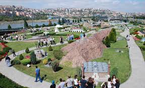 متحف وحديقة مينيا تورك في اسطنبول دليل العرب في تركيا