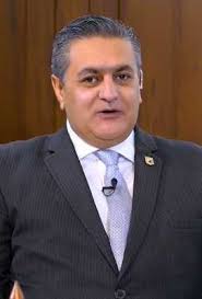 La pizarra (Series): Delfín Rivera Salcedo