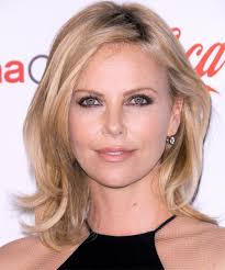 Charlize theron short bob with front bang hairstyle: 19 Charlize Theron Hairstyles Hair Cuts And Colors