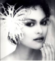 Faces Places & Lipstick Traces: Danielle Guerra