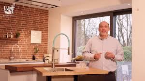 Eine unübersehbare flut an plastikflaschen vermüllt die welt und vor allem ihre ozeane. Sodaarmatur Sprudelwasser Aus Dem Wasserhahn Von Living Water Youtube