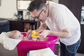 The american academy of pediatrics recommends sponge baths until the umbilical cord stump falls off — which might take a week or two. Bathing Your Baby Nct