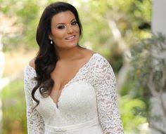 Traumhafte Xxl Brautkleider Und Abendmode In Grossen Grossen Und Ubergrosse Abendmode Bra Kurvige Hochzeitskleider Hochzeitskleider Spitze Kleid Hochzeit