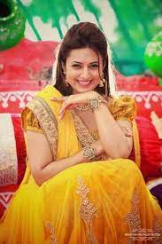 Divyanka Tripathi With Saree Hairstyle Indian Wedding Couple Photography Indian Wedding Photography Indian Wedding Bride