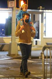 Bradley charles cooper was born on january 5, 1975 in philadelphia, pennsylvania. Bradley Cooper Carries Daughter Lea On His Shoulders After Dining In New York Oltnews