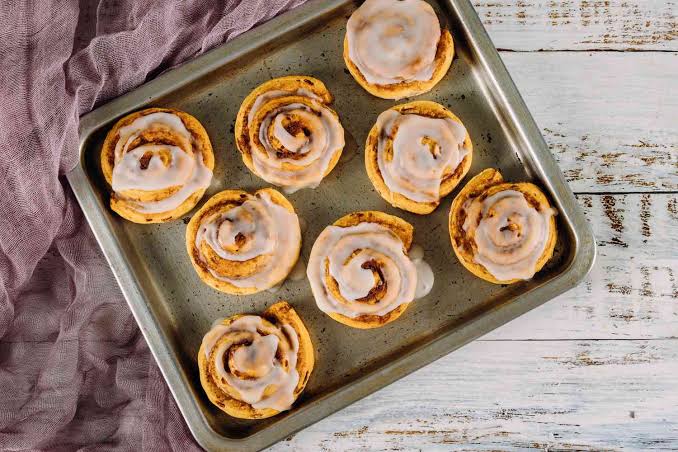 What Is a Jelly Roll Pan?