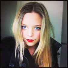 Caroline Davidson (@carolined12)