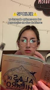 Lee Alas's Instagram, Twitter & Facebook