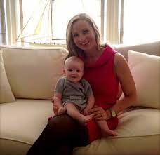 (2015).sandra smith is living a happily married lifestyle with her husband and kids having no rumor on their. Pin On Celebrity Article