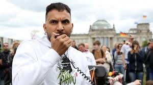 Dabei geht es vermutlich, wie meist bei ihm. Hildmann Naidoo Identitare Warum Telegram Bei Rechten So Beliebt Ist Golem De