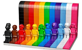 Skittles lanzará una versión en blanco y negro en honor al mes del orgullo lgbt. El Primer Set De Lego Lgbtq Llegara En El Mes Del Orgullo