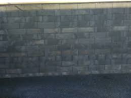 Ce crépi se nettoie à l'eau, n'est pas trop cher et résiste bien au temps. Aide Sur Habillage Mur Exterieur