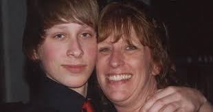 Crown Point teen proud to be a mama's boy