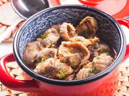Condimente las mollejas de pollo pre cocido con ají colorado, ajos, pimienta, comino, vinagre tinto, salsa de soya, orégano y sal yodada. Receta De Mollejas