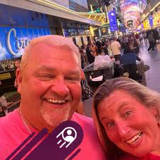 who has a business in the mall for a pop up shop this weekend?