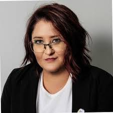 Melissa Vanhouten's Instagram, Twitter & Facebook