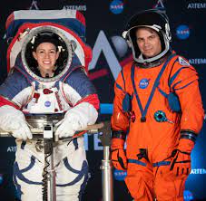 Raumanzug besteht aus innenarchitekten, inneneinrichtern und schreinern. Nasa Dieser Neue Raumanzug Ermoglicht Das Laufen Auf Dem Mond Welt
