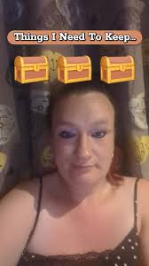 Videoclipuri postate de 🍌Vicky Bowden🍌 (@vickybowden1) cu Keep On Movin' 