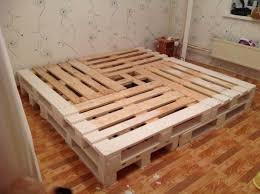 Wie baut man ein paletten bett selber? Pin Auf Europalettenbett
