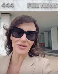 Hoy escuché una entrevista en inglés en la cadena FoxNews, de la senadora  Lily. Después de lo de Manzo me ha salido mucho su contenido. Yo no sabía  quién era ella, su